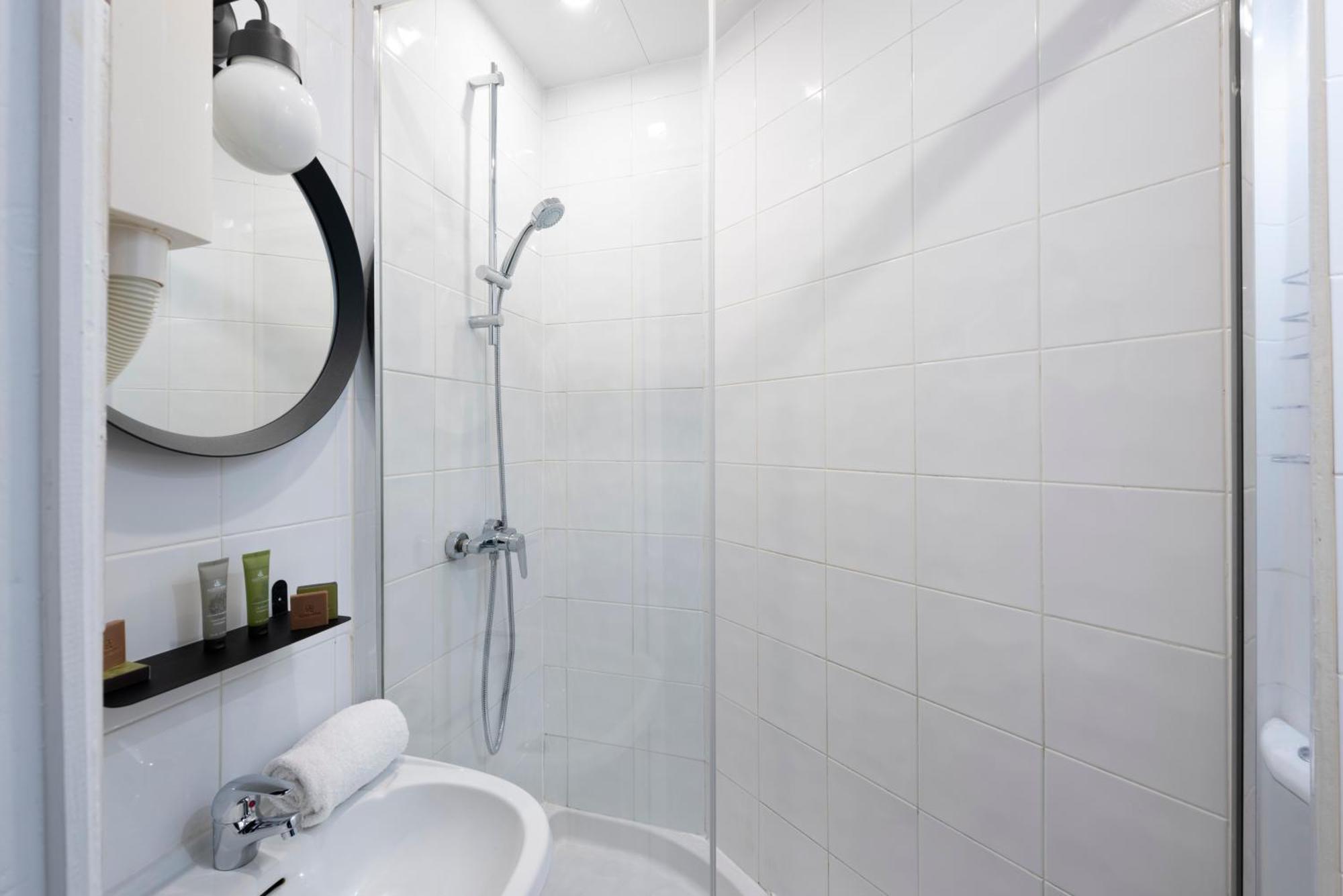 Lennon By Avalon Hotel Paris Gare Du Nord Exterior foto